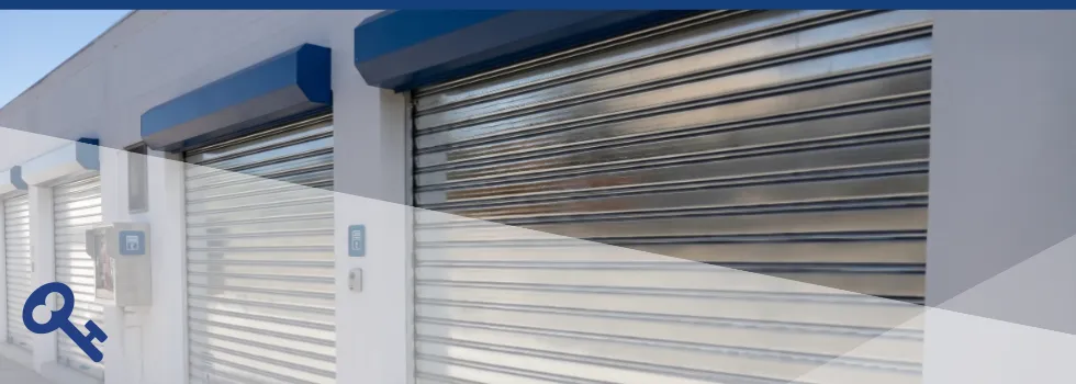 Technician repairing a metal shutter in Alicante